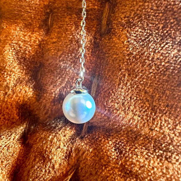 Henri Bendel Gold Lariat Necklace with stones and pearl - Picture 2 of 4